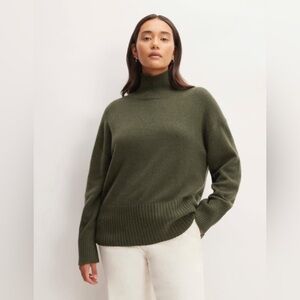 BNWT Everlane Cashmere Oversized Turtleneck Olive Green Sz L